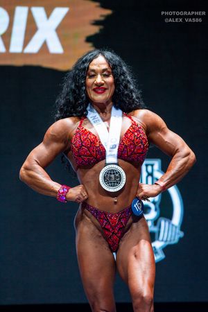 WOMEN'S PHYSIQUE